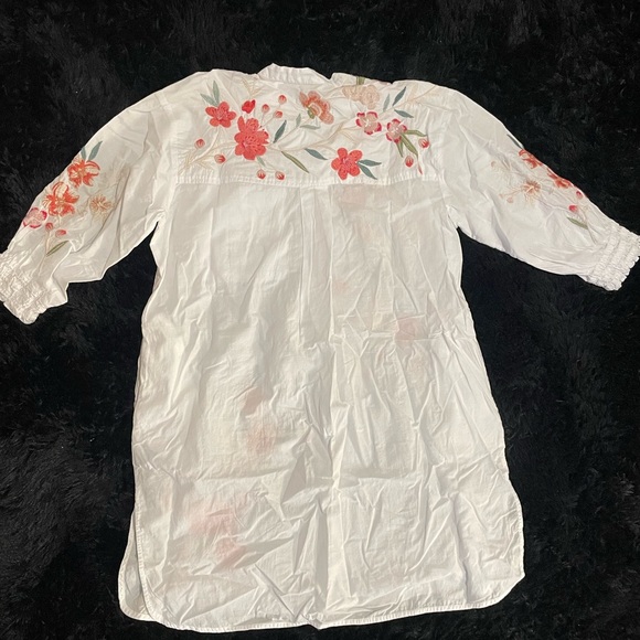 JOHNNY WAS Workshop Oversized White Embroidered Button-up Dress - Picture 3 of 7